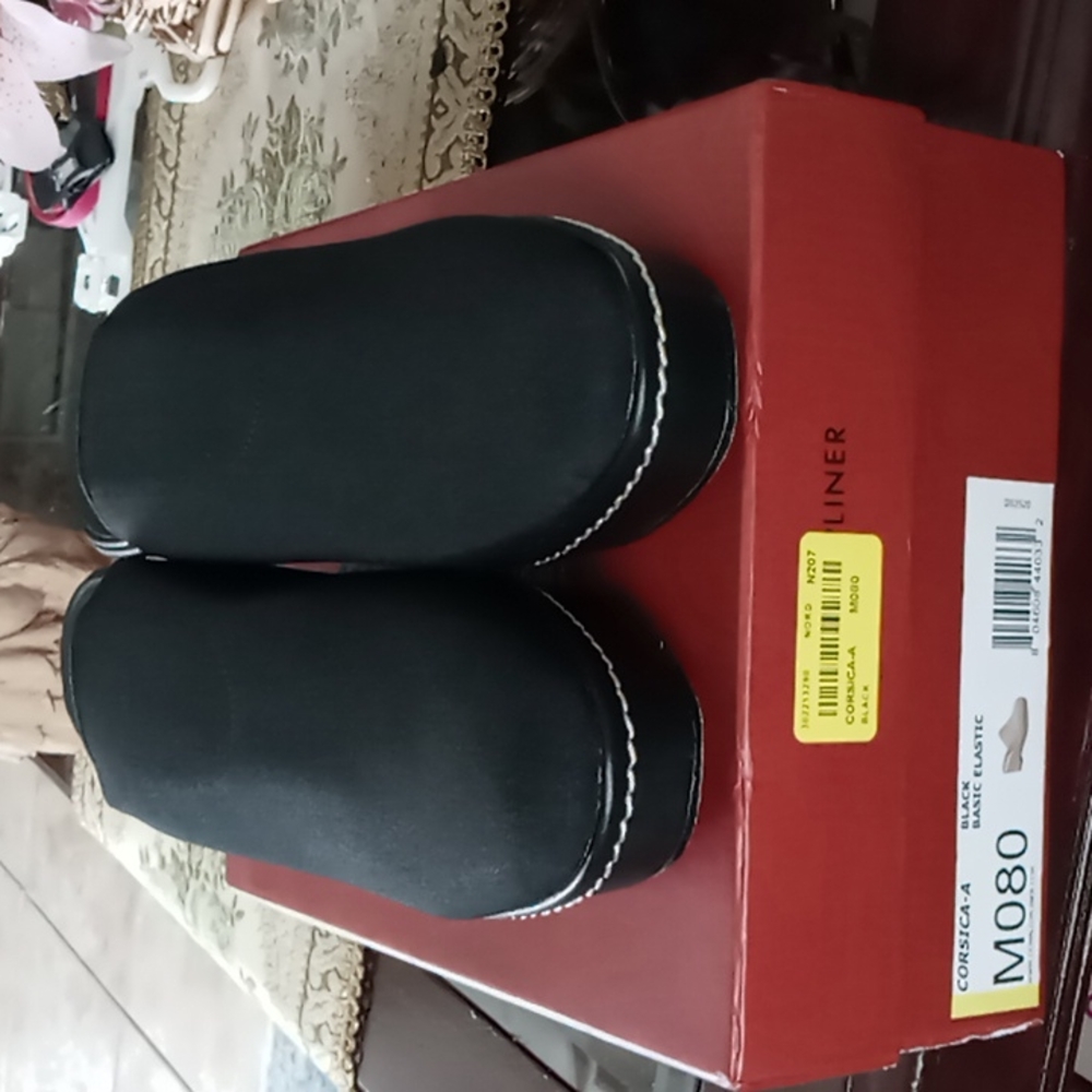 Donald pliner mules